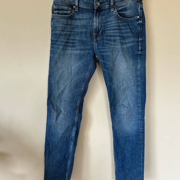 Men’s Guess jeans - Picture 2 of 5
